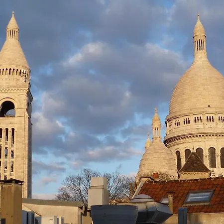 8 Place Du Tertre パリ