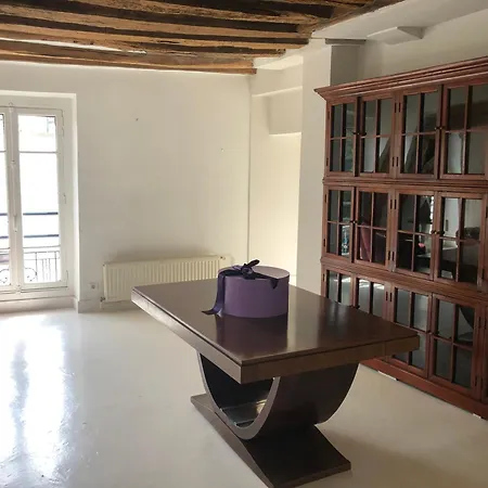 Apartment 8 Place Du Tertre